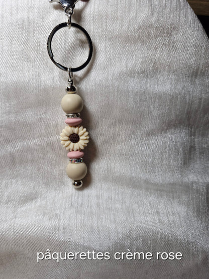 Porte clé pâquerette et feuilles