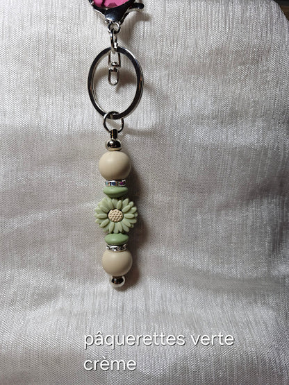 Porte clé pâquerette et feuilles