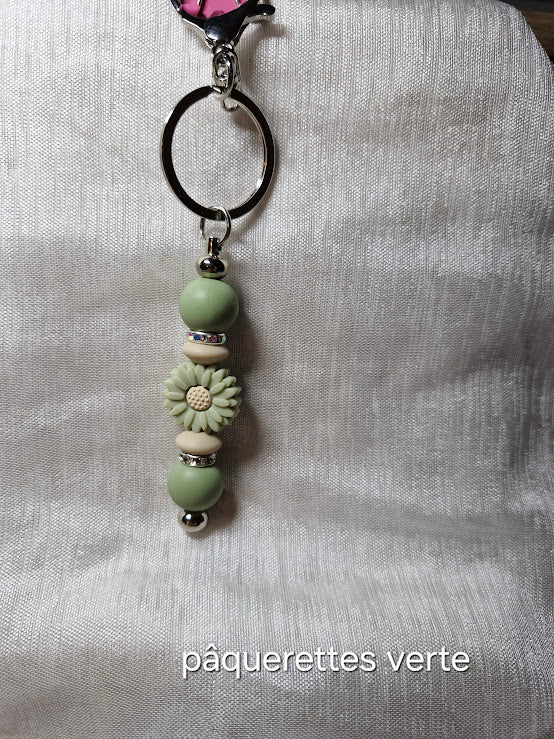 Porte clé pâquerette et feuilles