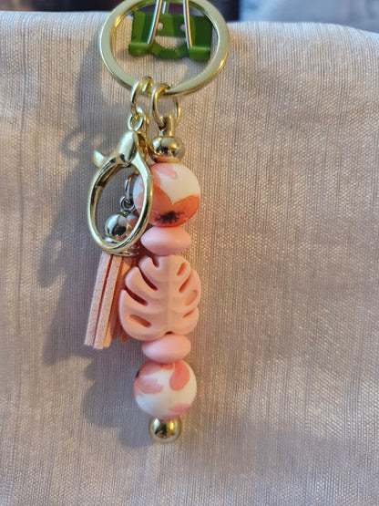 Porte clé pâquerette et feuilles