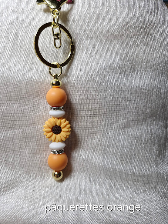 Porte clé pâquerette et feuilles