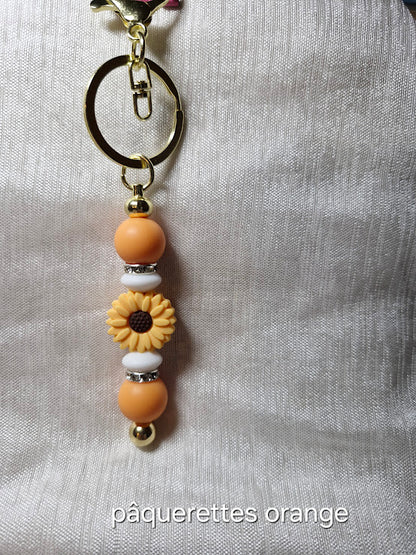 Porte clé pâquerette et feuilles