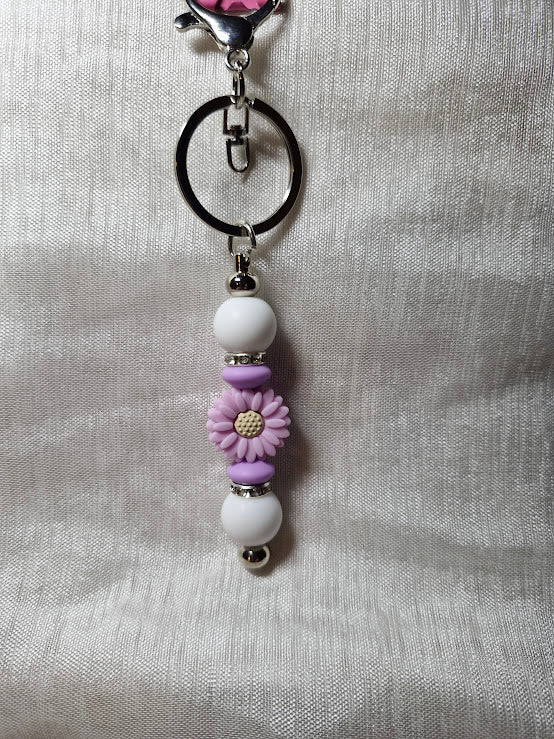 Porte clé pâquerette et feuilles