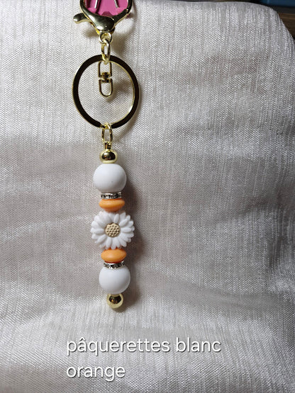 Porte clé pâquerette et feuilles