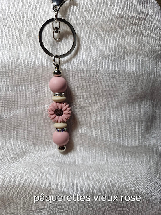 Porte clé pâquerette et feuilles