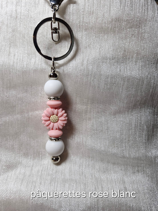 Porte clé pâquerette et feuilles